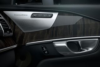Volvo řeší skandál v Číně, některá auta dostala padělaný audiosystém - Novinky
