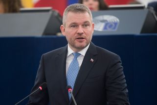 Pellegrini v Číně chválil pětiletky. Po revoluci j...