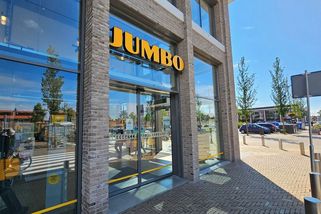 Studenti katolického lycea v Nizozemsku „zapomínají“ platit v supermarketu. Učitelé tam začnou držet dohled - Novinky