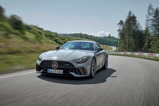 Prototyp Mercedesu-AMG GT shořel ve Španělsku na popel