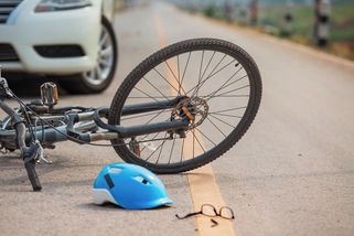 Řidič v Itálii záměrně srazil skupinu cyklistů. Připadalo mu, že se moc roztahují - Novinky