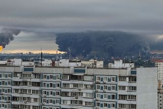 Záběry z masivního úderu na Moskvu: Obrovské požáry, létající kusy staveb - Seznam Zprávy