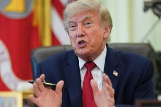 Trump drží Evropu v nejistotě a naznačuje spojencům „odplatu“ za Írán - Seznam Zprávy