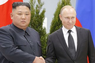 Putinovi došly zálohy a volá na pomoc totalitní př...