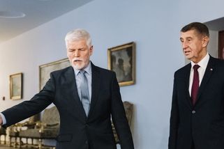 Spor Pavla a vlády? Babiš se choval jako děcko, řekl Papajanovský. Ratiborský sepsul Hrad