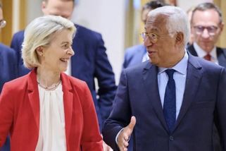 Von der Leyenová se postavila za Sáncheze a pochválila ho, jak to vyřešil s migranty v Ceutě - Echo24.cz