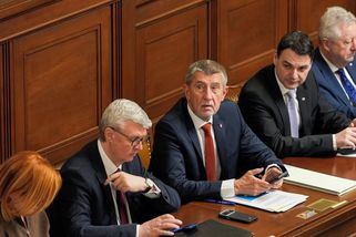 Babiš není spokojený se Zůnovou koncepcí armády - Novinky