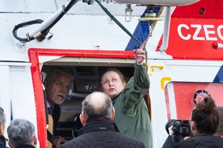 Urážky a zastrašování. Za šikanu podřízených na letecké záchrance v Líních dostala náčelnice trest - Novinky