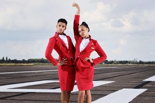 Sukně i pro pány. Britské aerolinky zavádějí genderově neutrální odívání - Novinky