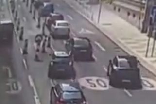 Nové záběry: Pro Turka to nevypadá dobře. Do křižovatky vjel z odbočovacího pruhu - Echo24.cz