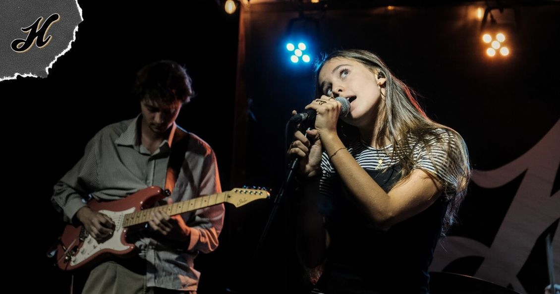 Zatmění počkalo, když zářily nové talenty. Bea.K a Františka okouzlily Headliner Ponton | Headliner
