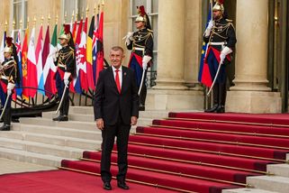 Česko v čele koalice neochotných. A Babiš jako brunetka bez pozvánky