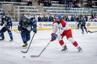 Stíhací jízda nestačila. Čeští mladíci v klíčovém zápase padli a postup do bojů o medaile jim unikl - Sport.cz