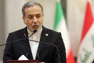 Trump má naprostou pravdu, když chce peníze za bezpečný průjezd Hormuzem, prohlásil Arakčí - Novinky