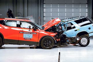 Děsivý crashtest: bezpečnost aut šla za posledních 30 let hodně dopředu