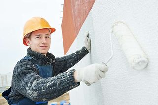 Nátěr fasády s rozmyslem a podle předpisu
