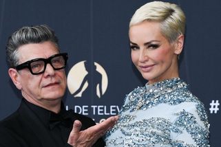 Adriana Sklenaříková se bláznivě zamilovala do tohoto zpěváka. Jejich seznámení neuvěříte!