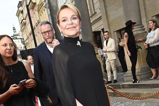 Dagmar Havlová lítá z mejdanu na mejdan a spí čtyři hodiny denně. A žádná únava. Takhle jí to seklo na párty miliardářů