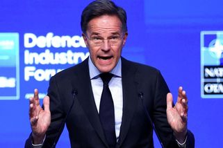Šéf NATO: Brzy zvládneme vyrobit čtyři miliony dělostřeleckých granátů ročně - Novinky