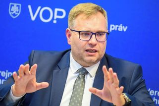 Chce islamizovat Slovensko, napadají politici tamějšího ombudsmana. Ten žádá policejní ochranu - Novinky