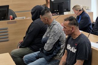 „Chtěli jsme si zarobiť.“ Trojice, která krádeží rozpoutala peklo na železnici, u soudu činu litovala - Novinky