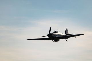 U Prahy spadlo soukromé letadlo. Dva lidé zemřeli - Seznam Zprávy