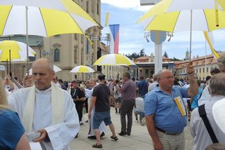 Velehrad čeká nápor 30 tisíc poutníků. Letos ocení zdravotníky, dorazí i Michal Nesvadba - Novinky