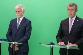 Babiš je jako flašinet, pořád stejná písnička, řekl Pavel. A vy jako kolovrátek, kontroval šéf ANO