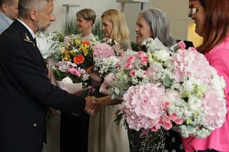 Pracovnice olomoucké banky zachránily seniorce sto tisíc korun - Pozitivní zprávy - Články na Seznamu