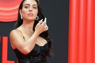 Říkají, že jsem tlustá. Georgina vystavila křivky v bikinách, Ronaldo ji brání