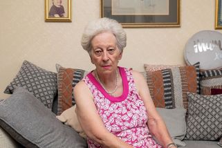 Dva řetězce supermarketů zakázaly seniorce vstup do všech britských prodejen - Novinky