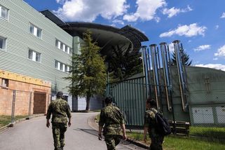 Česká armáda omezila vjezd čínských aut do svých areálů. Bojí se špionáže - Seznam Zprávy