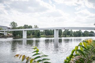 Nová Štvanická lávka v Praze je zvedací a vyrobená z inovativního materiálu - Seznam Zprávy