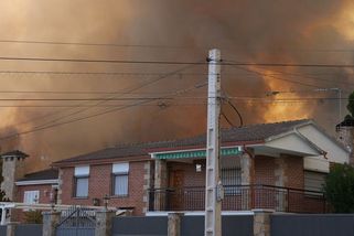 Fotky z požáru u Madridu. Vláda zavádí mimořádná opatření, lidé utíkají - Seznam Zprávy