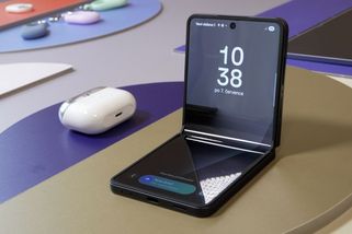 Ušetřit je možné tisíce. Skládačky od Samsungu se vyprodávají za zlomek ceny