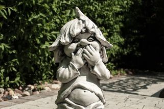 Ruský mutant Aljošenka: Záhadný tvor plakal na vesnickém hřbitově, zmatená stařenka ho krmila cukrem - Médium.cz