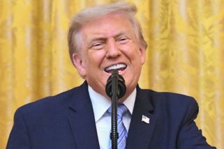 Hormuzský průliv se po válce stane územím USA, prohlásil Trump - Novinky