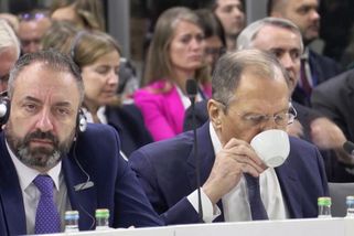 Lipavský ukázal Lavrovovi diplomatický prostředníček - Novinky