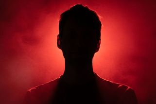 Thomas Paukner, studentka i volič Karla. Anonym používal 3 profily - Médium.cz