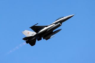 Rumunský pilot F-16 sestřelil dron - Novinky