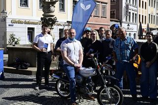 AfD mění mopedy Simson v politický symbol, potomci rodiny Simsonů to kritizují - Novinky