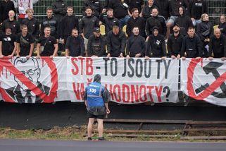 Fanoušci Slavie se pustili do Tvrdíka. Při přípravě padala i velmi ostrá slova - Sport.cz