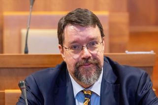 Senátoři zvolili do Rady ČT šéfa pražské městské knihovny Řeháka - Novinky