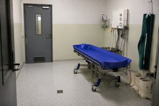 Agrese, drogy i zničené vybavení. Záchytky čelí fatálním problémům, neplatí ani třetina opilců