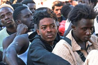 Zveřejnila pravdu o 49 tisících migrantech. Španělská vláda ji okamžitě vyhodila