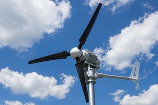 Číňani nabízí levnou domácí větrnou elektrárnu s výkonem 2 kW