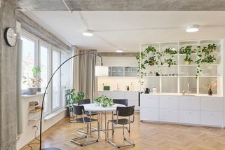 Architekti při rekonstrukci doslova radikálním způsobem otevřeli dispozici celého bytu - Novinky
