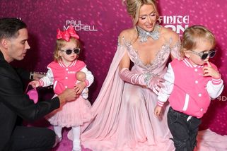 ‚Přezrálá princezna‘ Paris Hilton to schytala za styling dětí i za své šaty