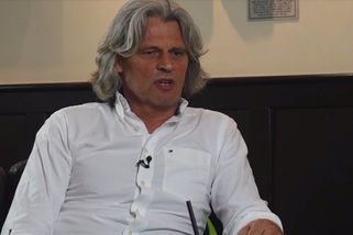 Obří dluhy legendárního Skuhravého mají drsnou dohru. Fotbalista skončil na ulici – eXtra.cz