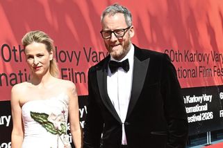 Živě: Červený koberec plný hvězd. Začíná 60. ročník karlovarského filmového festivalu - Super.cz
